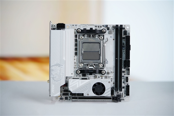 on9star登錄:ITX小巧强悍!微星MPG B850I EDGE TI WIFI图赏