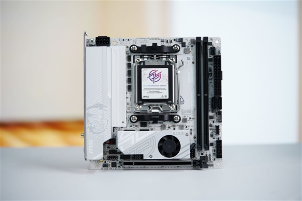 on9star登錄:ITX小巧强悍!微星MPG B850I EDGE TI WIFI图赏