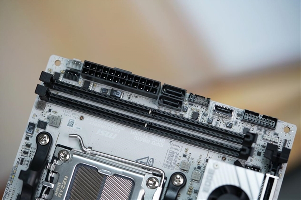 on9star登錄:ITX小巧强悍!微星MPG B850I EDGE TI WIFI图赏