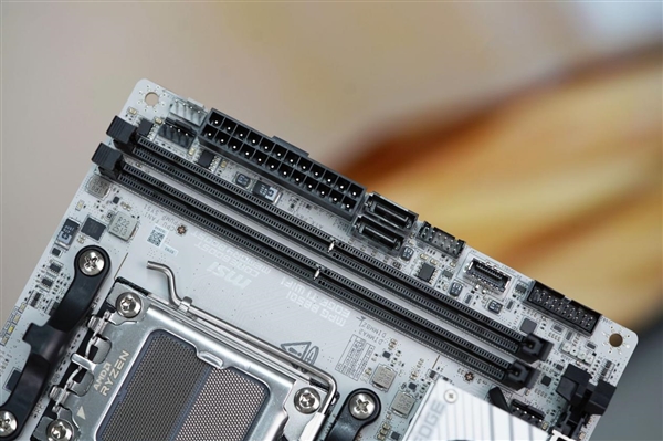 on9star登錄:ITX小巧强悍!微星MPG B850I EDGE TI WIFI图赏