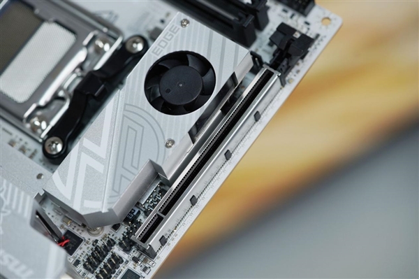 on9star登錄:ITX小巧强悍!微星MPG B850I EDGE TI WIFI图赏