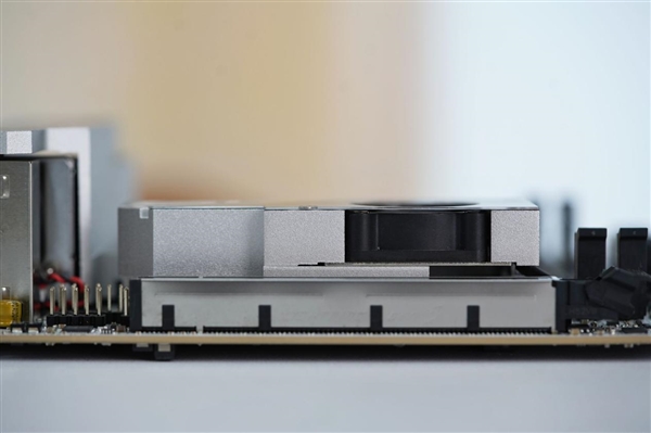 on9star登錄:ITX小巧强悍!微星MPG B850I EDGE TI WIFI图赏